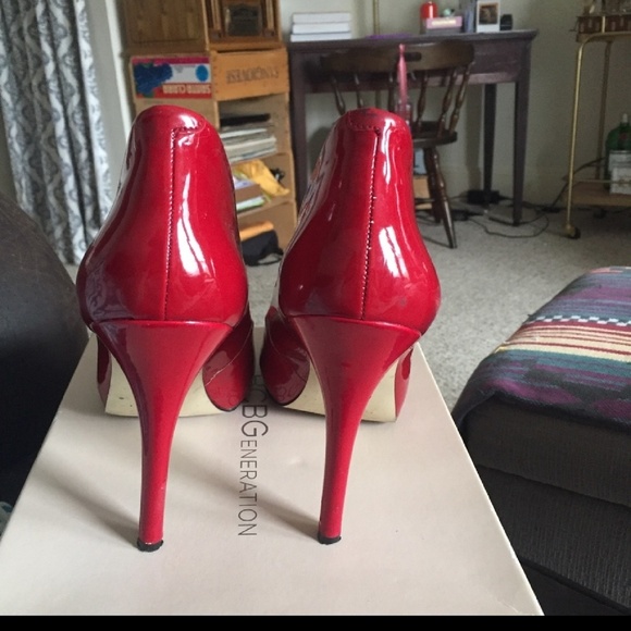 BCBG scarlette red patent leather shoes - Picture 4 of 7